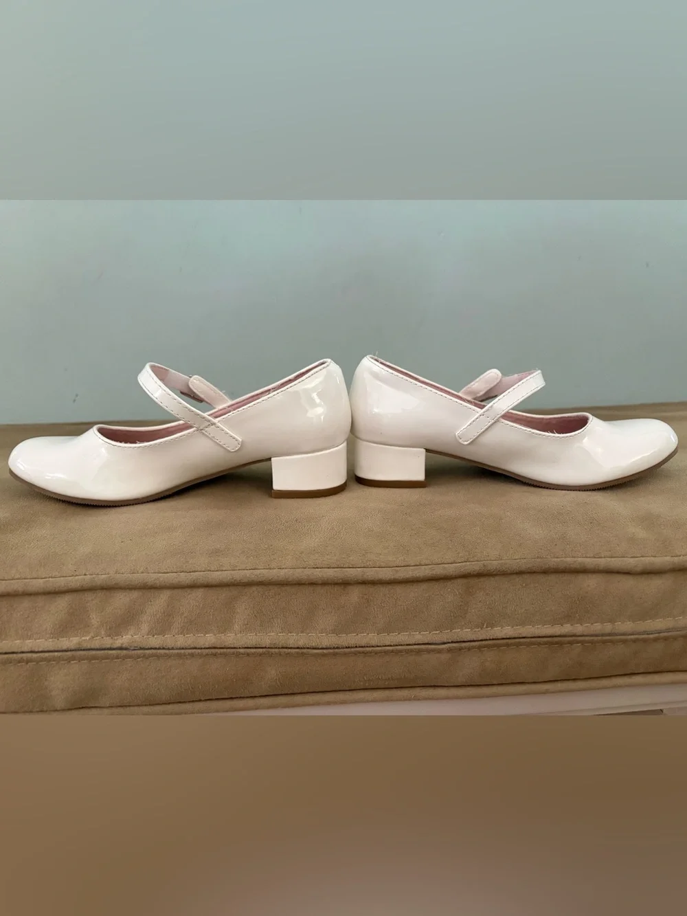 White dress shoes 👠